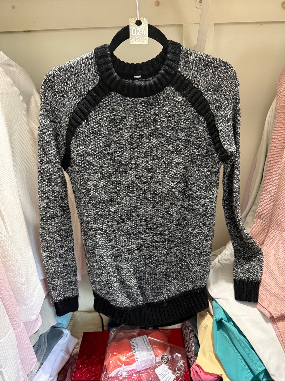 024 lululemon athletica Black and Gray Marled Crewneck Sweater